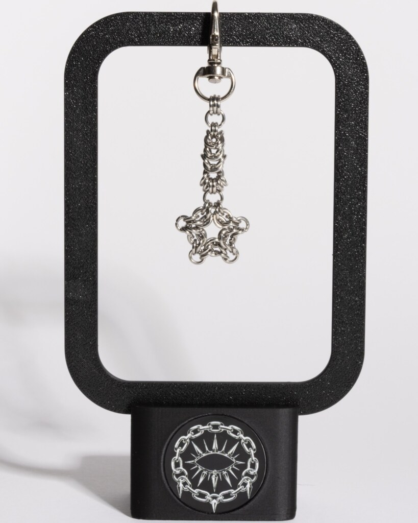 Blossom Star chainmail star charm close-up detail by silentchxos