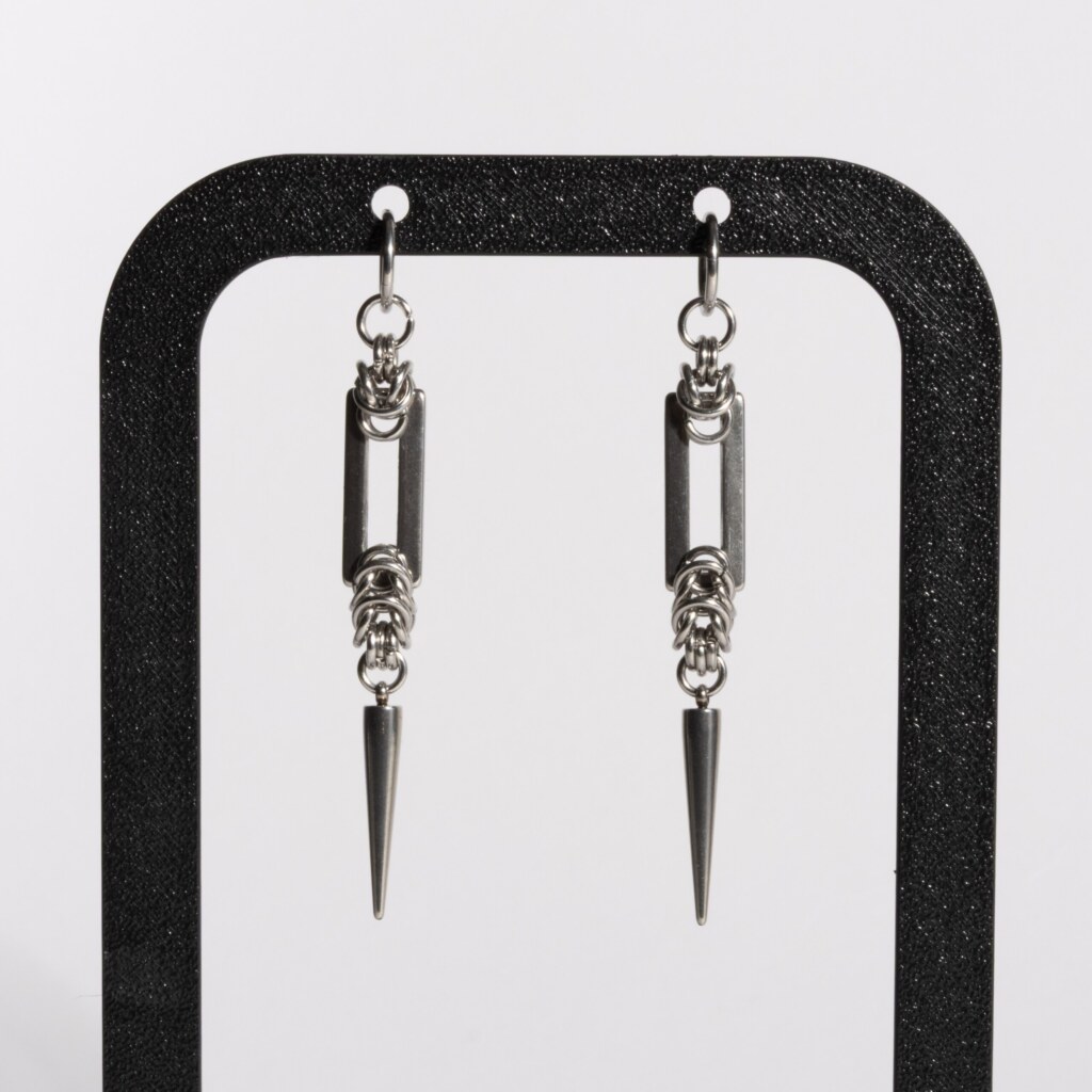 Recta Fang chainmail bar earrings with spike drop by silentchxos