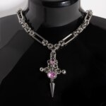 Silent Chain byzantine chainmail necklace pendant pink heart variant close-up by silentchxos