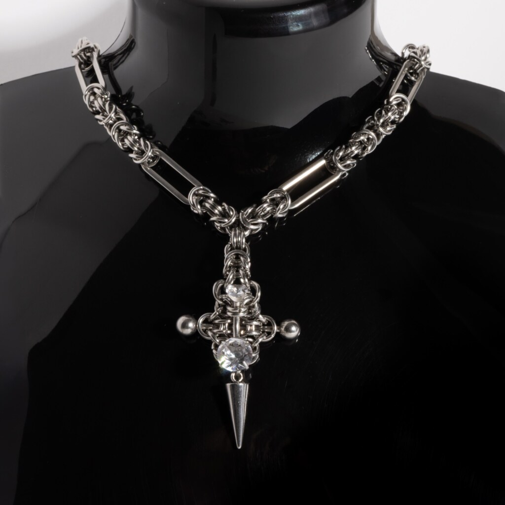 Silent Chain byzantine chainmail necklace pendant white round variant close-up by silentchxos