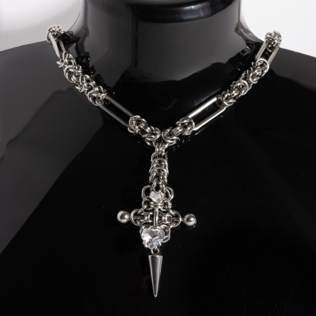 Silent Chain byzantine chainmail necklace pendant white heart variant close-up by silentchxos