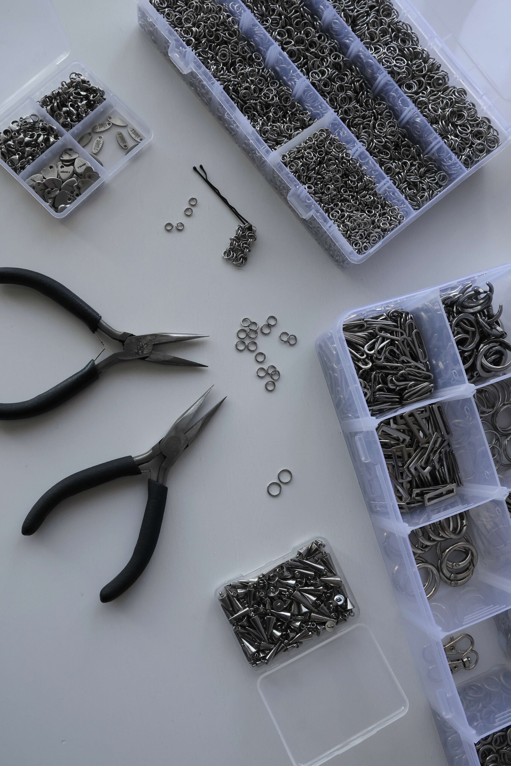 Chainmail jewelry workstation